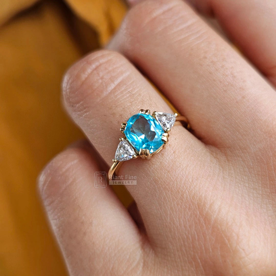 Cushion-Cut-Blue-Sapphire-Gold-Ring