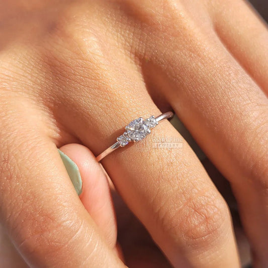 Round Cut 3 Diamond Engagement Ring In 14K Gold - Riant Fine Jewelry