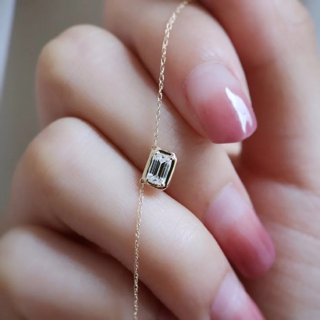 1 Ct Emerald Moissanite Pendant In 14K Solid Gold - Riant Fine Jewelry