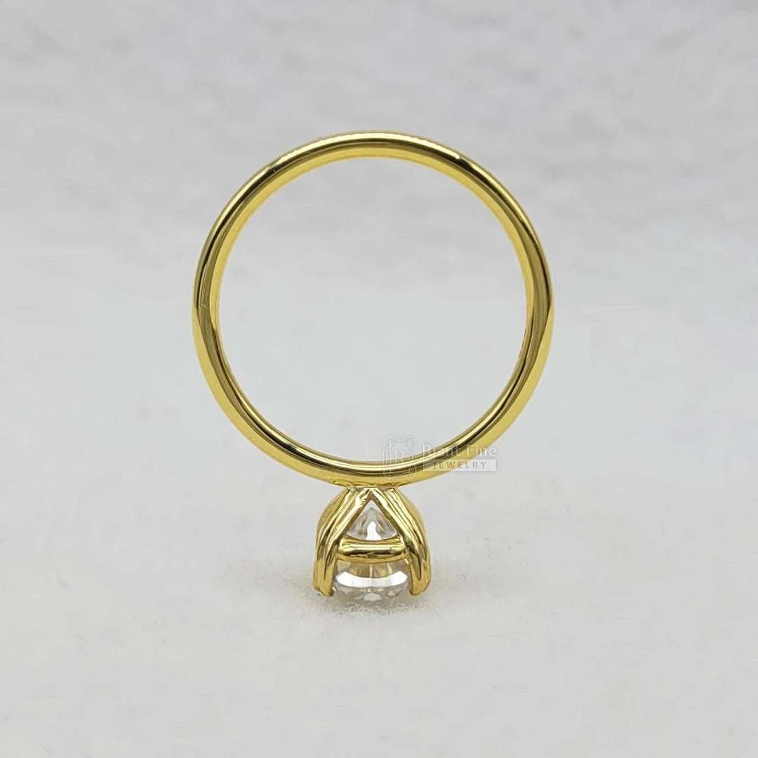 1 Ct Oval Diamond Engagement Ring in 14K Solid Gold - Riant Fine Jewelry