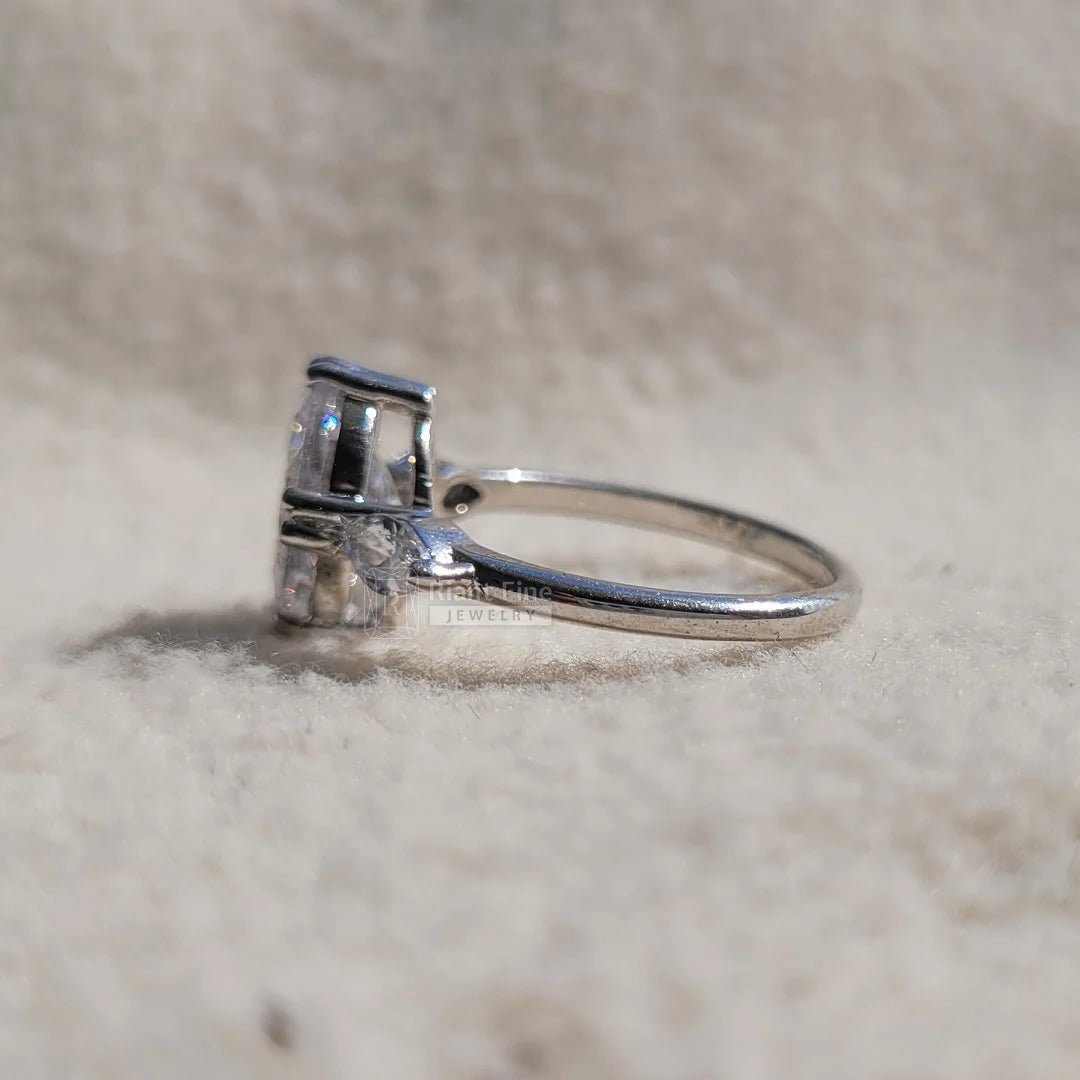 10*8 MM Oval Diamond Gold Three Stone Engagement Ring - Riant Fine Jewelry