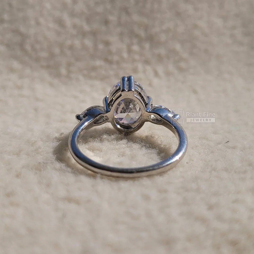 10*8 MM Oval Diamond Gold Three Stone Engagement Ring - Riant Fine Jewelry