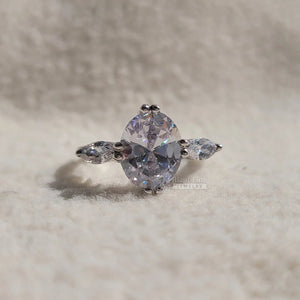 10*8 MM Oval Diamond Gold Three Stone Engagement Ring