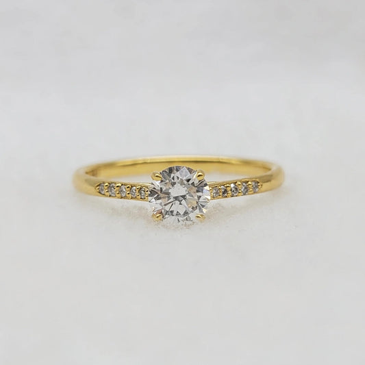 Round-Diamond-Engagement-Ring