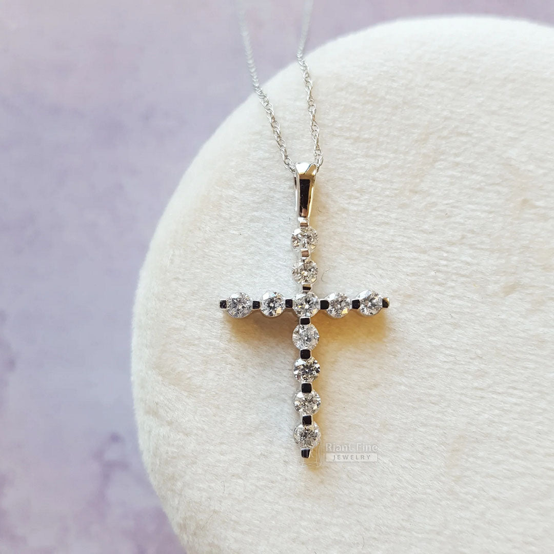 14K Gold Cross Pendant Necklace - Riant Fine Jewelry