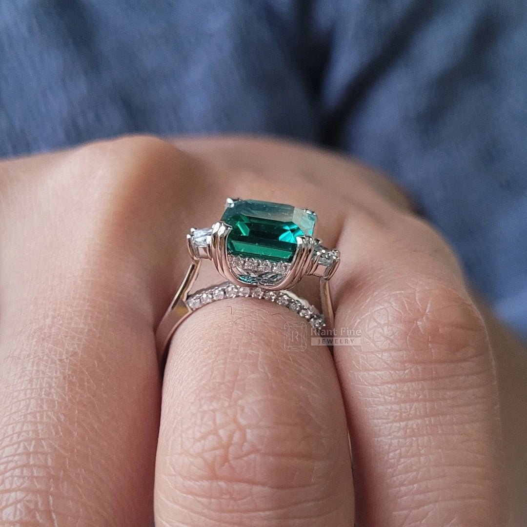 14K Gold Emerald Cut Green Sapphire Engagement Ring - Riant Fine Jewelry
