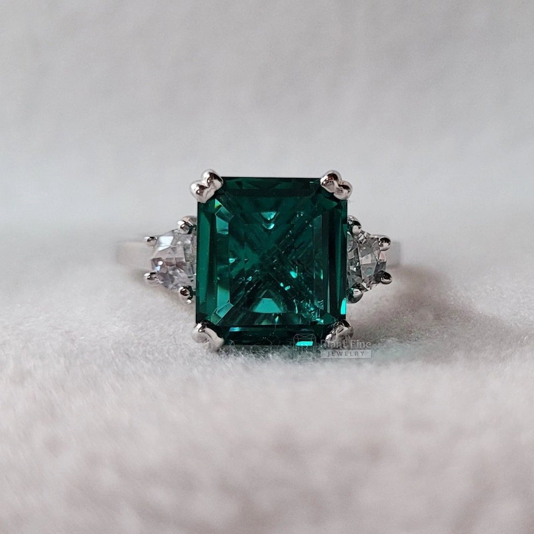 14K Gold Emerald Cut Green Sapphire Engagement Ring - Riant Fine Jewelry