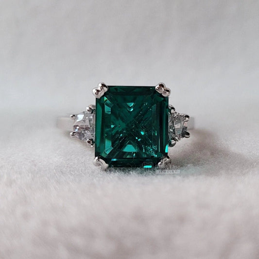 14K Gold Emerald Cut Green Sapphire Engagement Ring - Riant Fine Jewelry