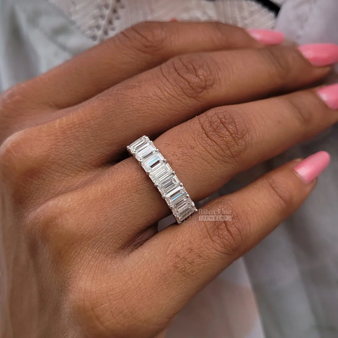 14K Gold Emerald Diamond Half Eternity Wedding Band - Riant Fine Jewelry