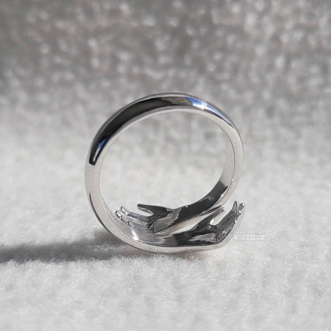14K Gold Hugging Hand Hug Ring For Couples - Riant Fine Jewelry