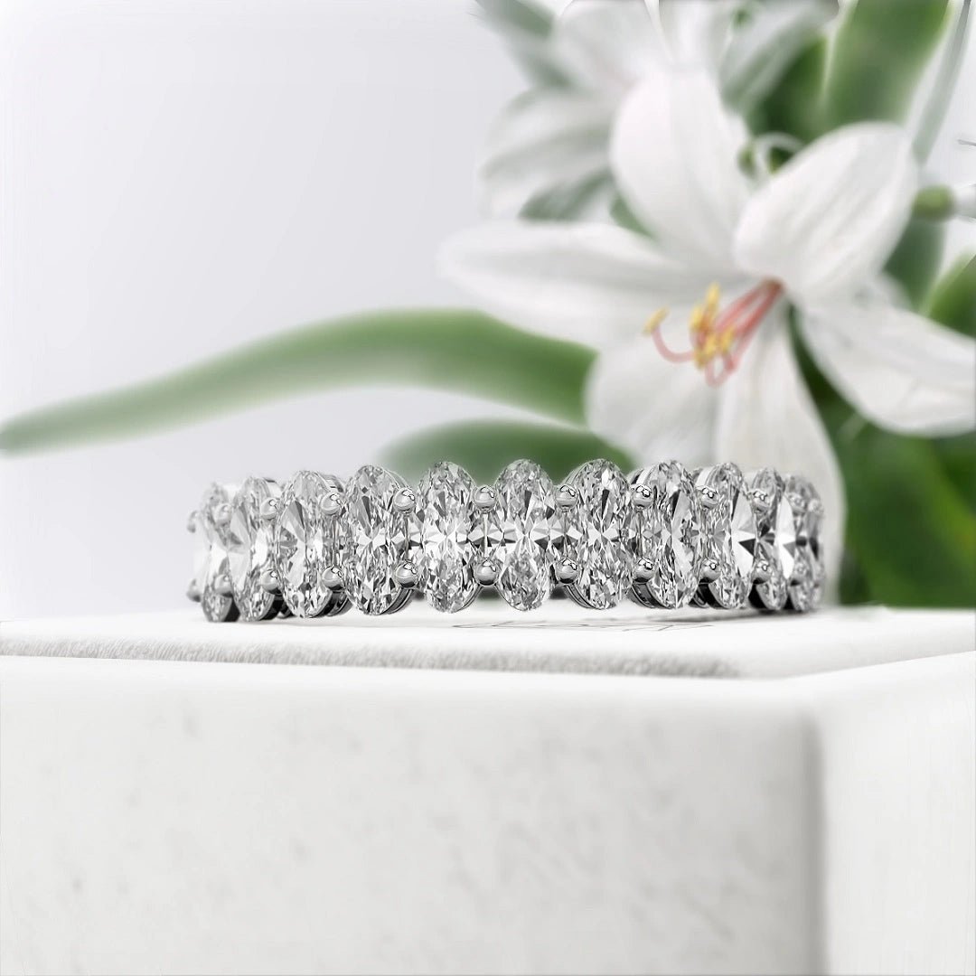 14K Gold Oval Diamond Wedding Band For Women - Riant Fine Jewelry