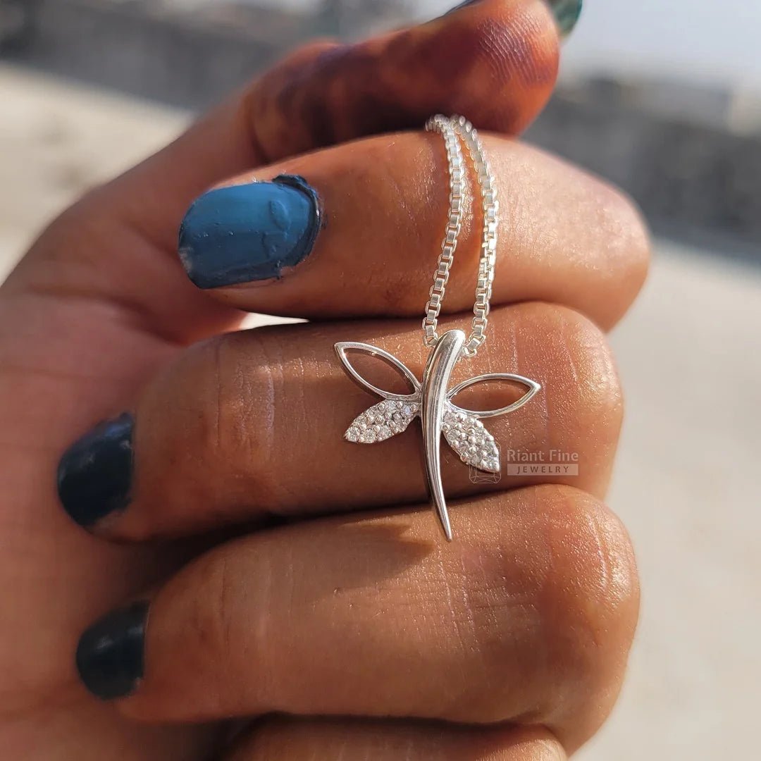 14K Gold Round Diamond Butterfly Pendant - Riant Fine Jewelry