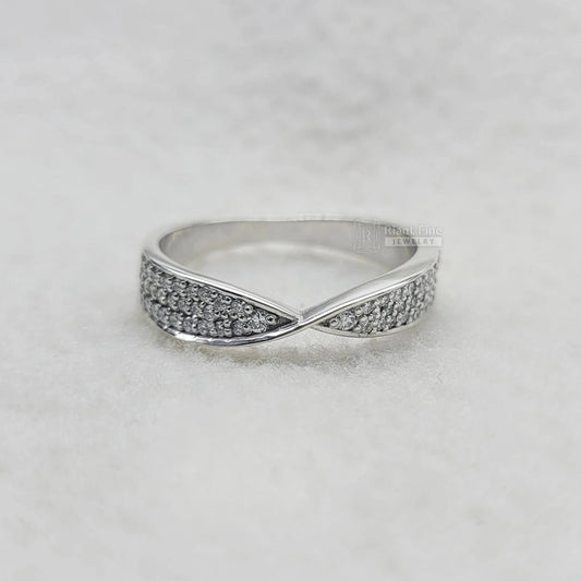 14K Gold Round Diamond Wedding Band for Women - Riant Fine Jewelry