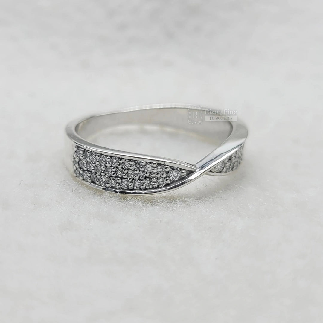 14K Gold Round Diamond Wedding Band for Women - Riant Fine Jewelry