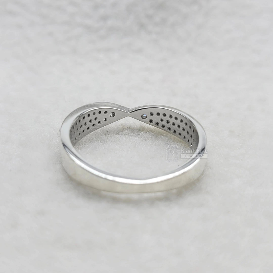 14K Gold Round Diamond Wedding Band for Women - Riant Fine Jewelry