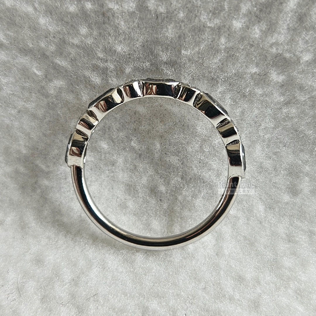 14K Gold Salt and Pepper Diamond Wedding Band - Riant Fine Jewelry