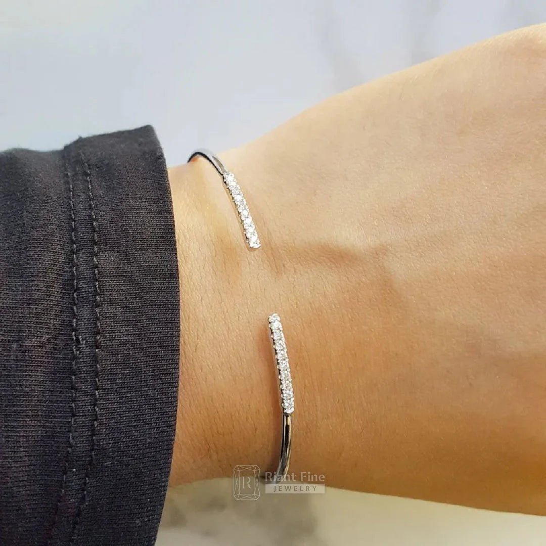 18K Gold Cuff Bracelet With Round Moissanite - Riant Fine Jewelry