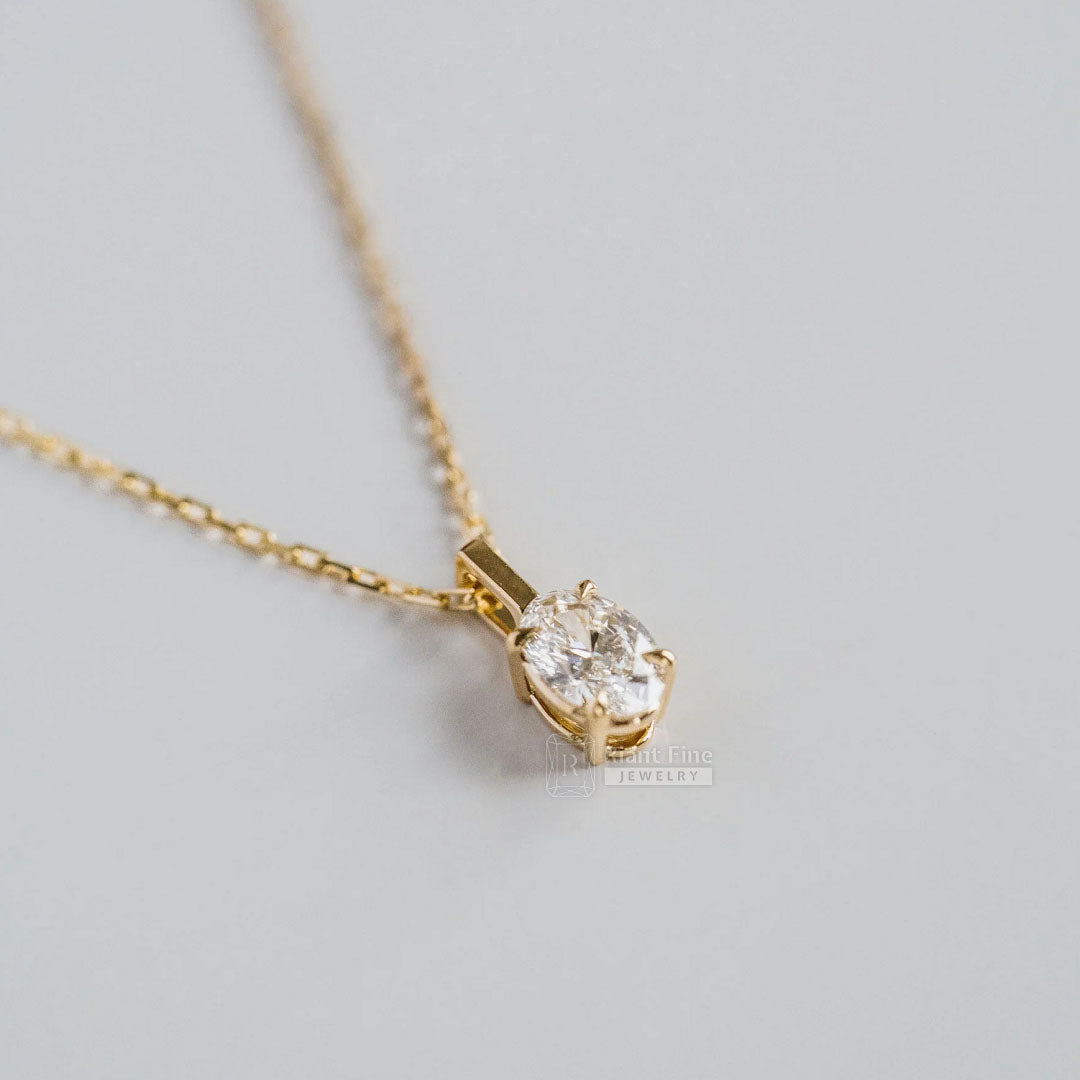 1 Ct Oval Moissanite Pendant