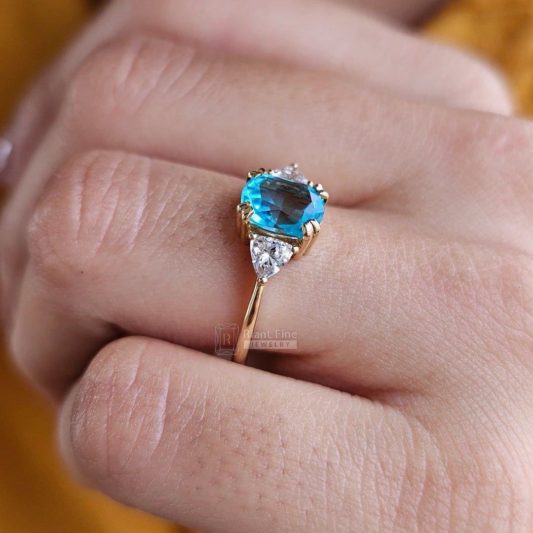 2 Ct Cushion Blue Sapphire Engagement Ring in Gold - Riant Fine Jewelry