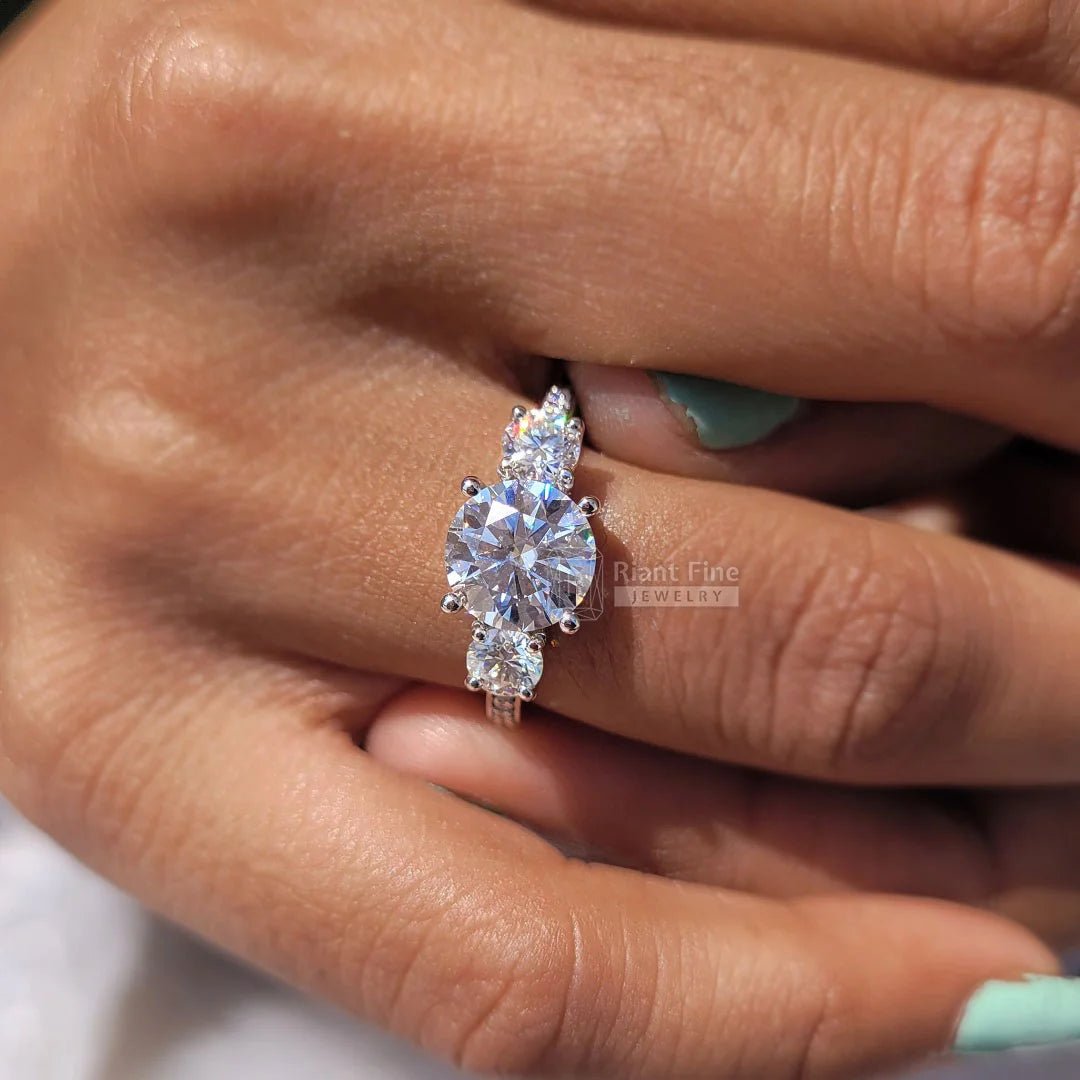 2 Ct Round Diamond Vintage Engagement Ring In Gold - Riant Fine Jewelry