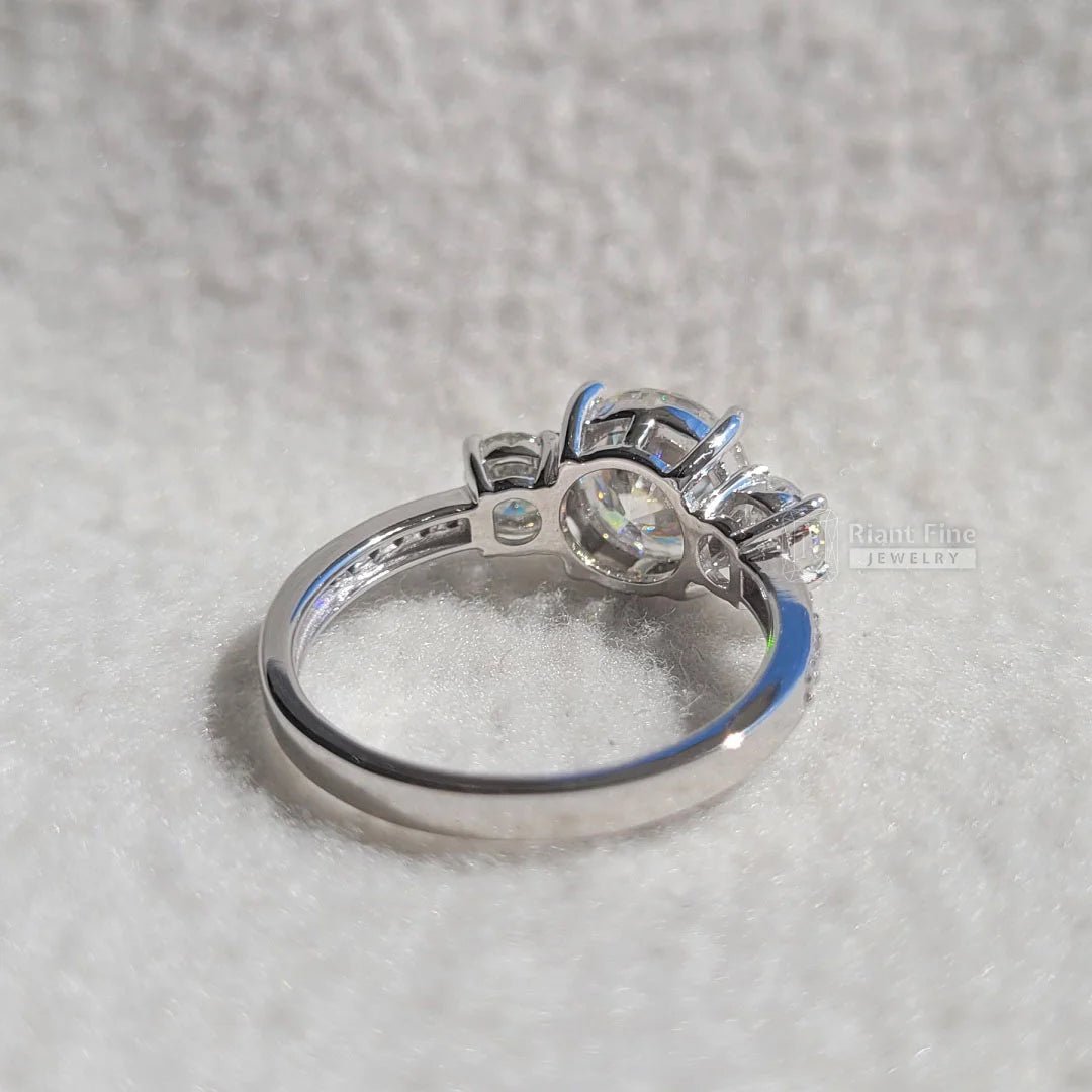 2 Ct Round Diamond Vintage Engagement Ring In Gold - Riant Fine Jewelry