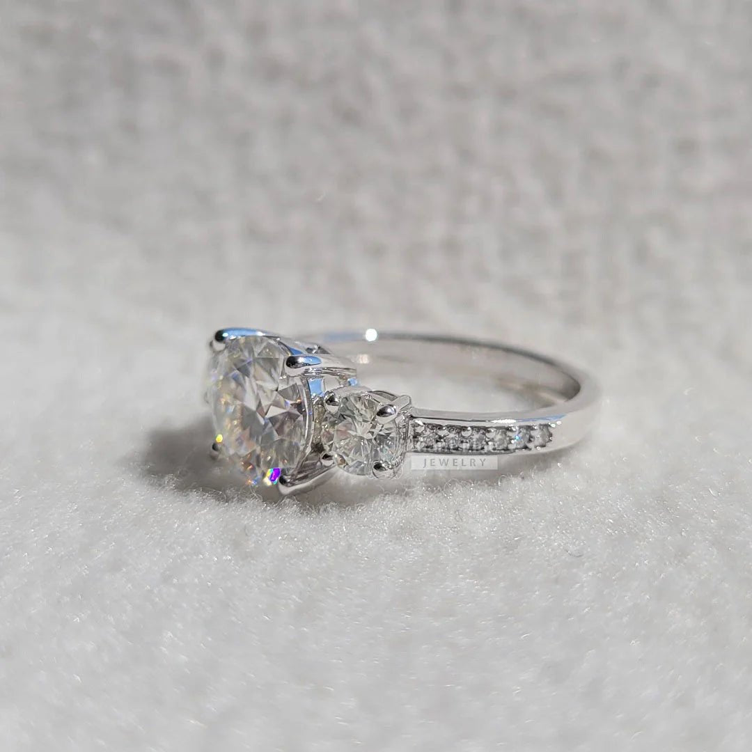 2 Ct Round Diamond Vintage Engagement Ring In Gold - Riant Fine Jewelry