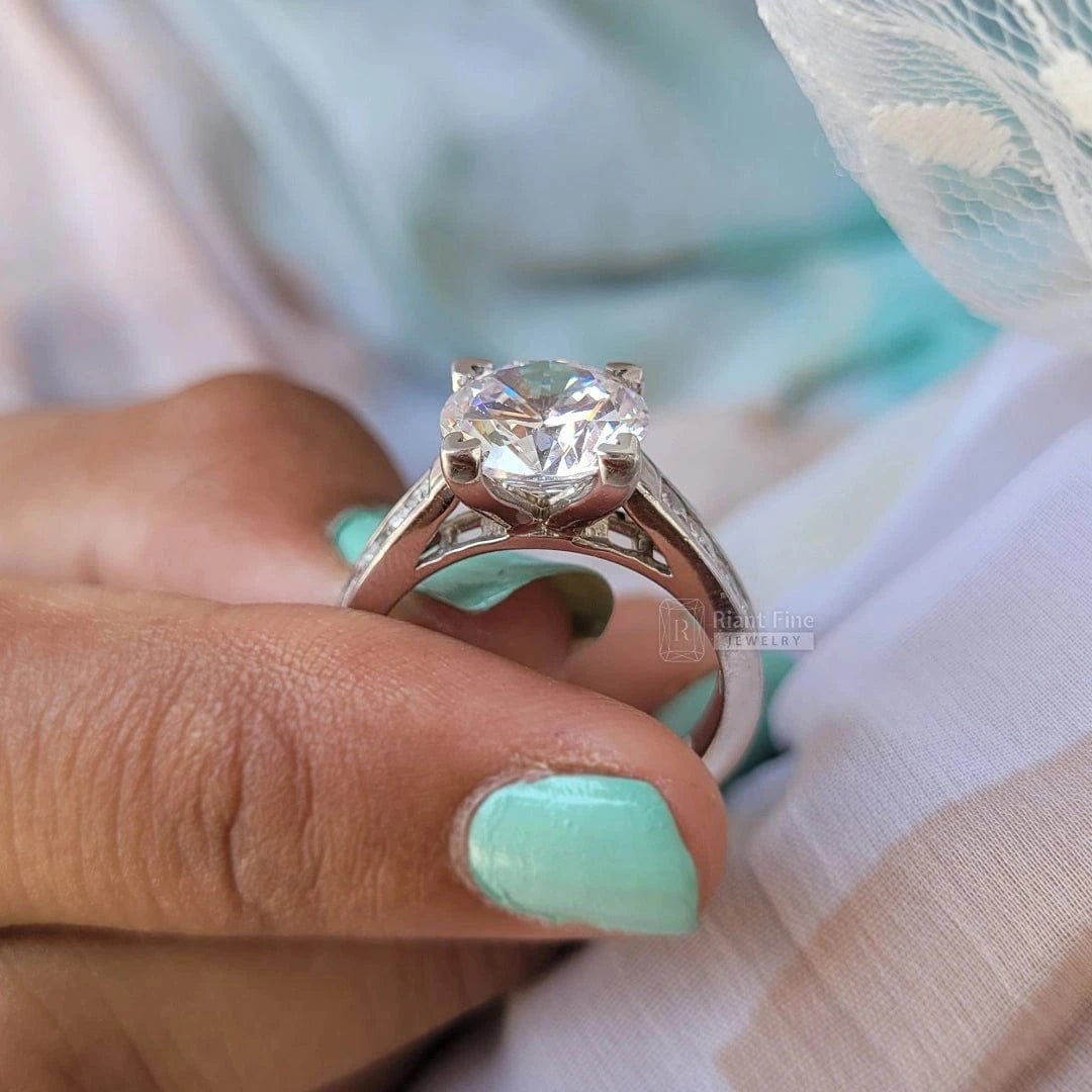 2 Ct Round Lab Grown Diamond Engagement Ring - Riant Fine Jewelry