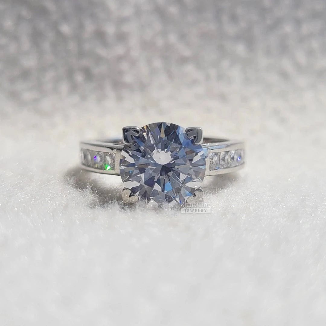 2 Ct Round Lab Grown Diamond Engagement Ring - Riant Fine Jewelry