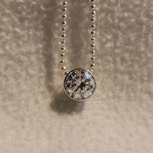 2 Ct Round Moissanite Pendant In 14K Solid Gold - Riant Fine Jewelry