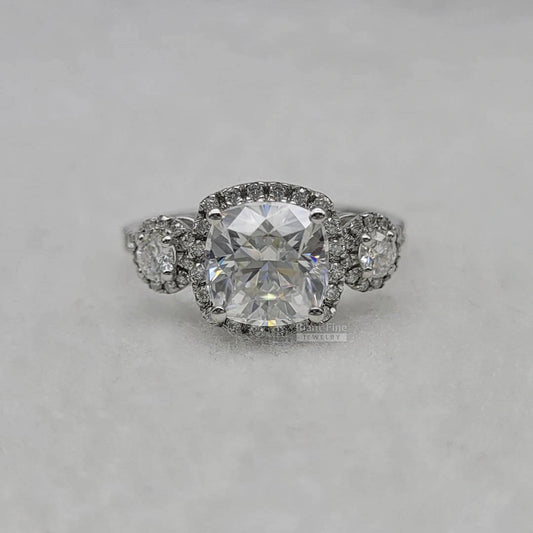 Cushion-Cut-Diamond-Ring