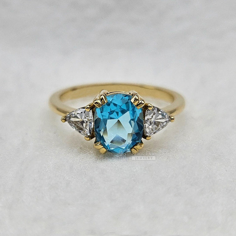 2-Ct-Cushion-Blue-Sapphire-Engagement-Ring