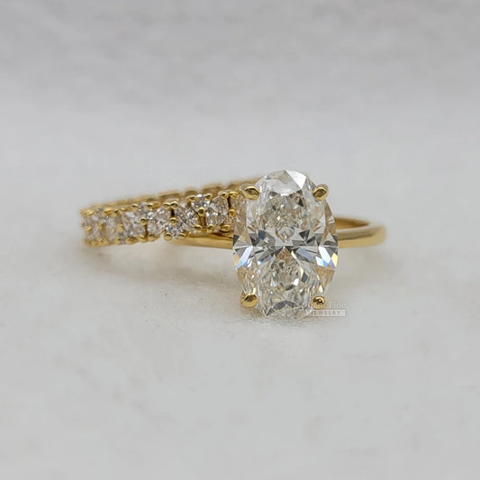 Oval-Diamond-Engagement-Ring