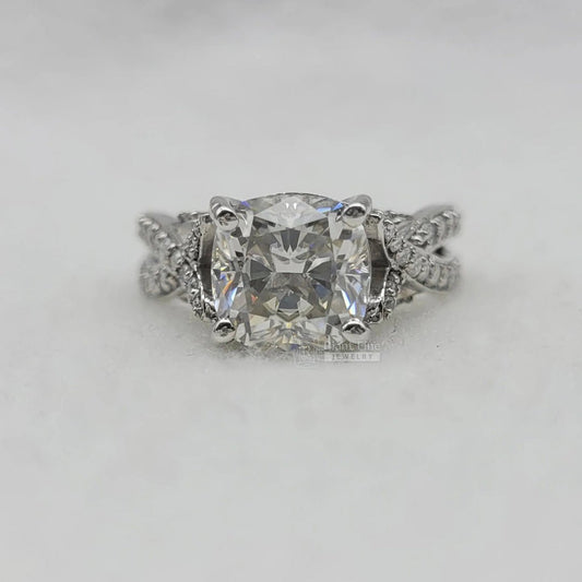 4 Ct Cushion Cut Diamond Engagement Ring in 14K Gold - Riant Fine Jewelry