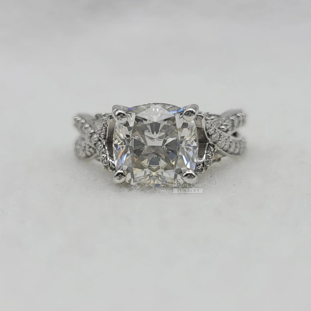 Cushion-Cut-Diamond-Ring