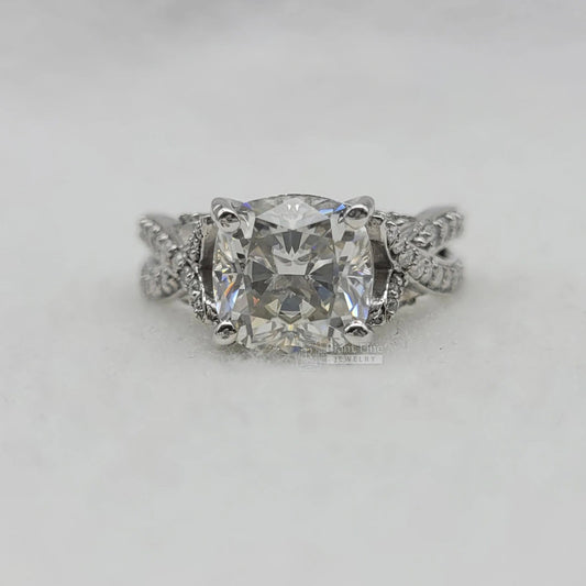 Cushion-Cut-Diamond-Ring