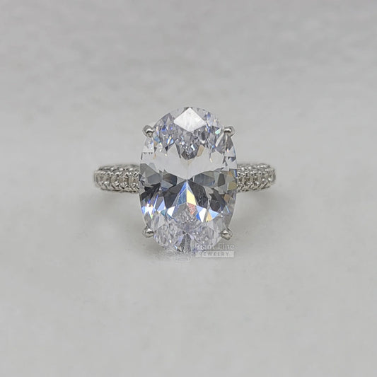 oval-diamond-engagement-ring