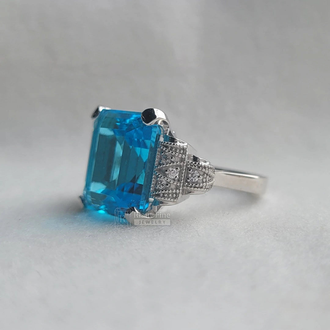 14K Gold Aquamarine Engagement Ring