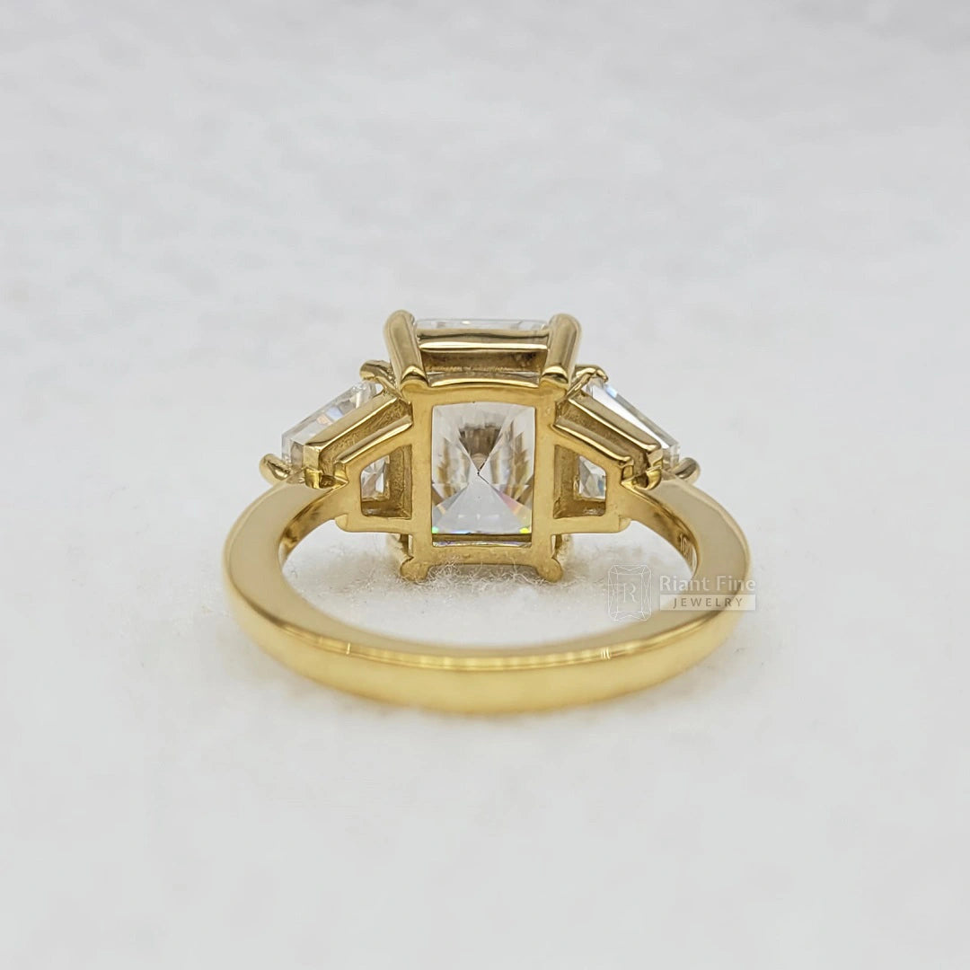 14K-Gold-Radiant-Diamond-Ring