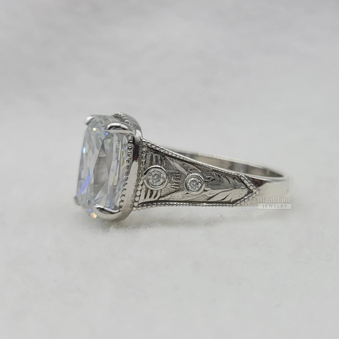 Cushion-Cut-Engagement-Ring