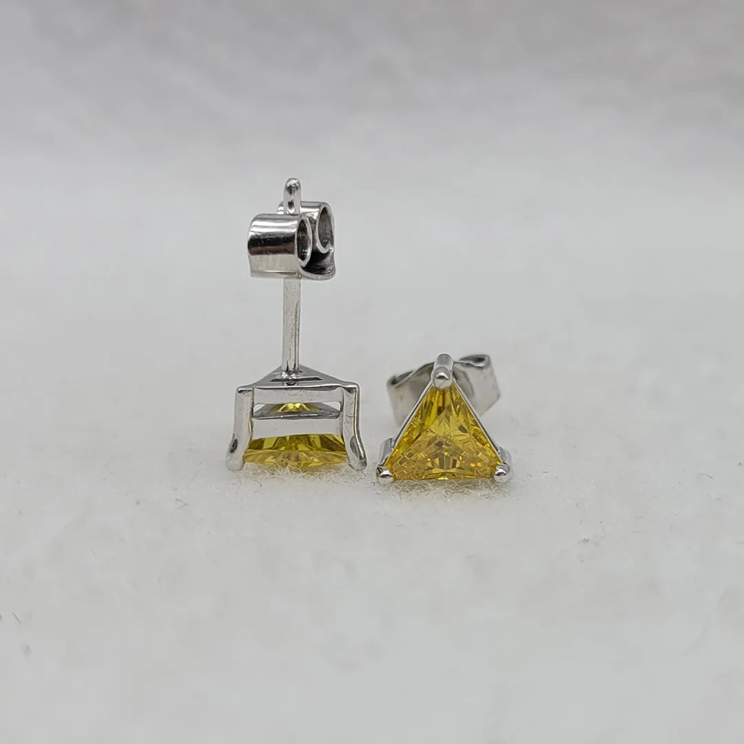 Yellow lab sapphire earrings in 925 silver