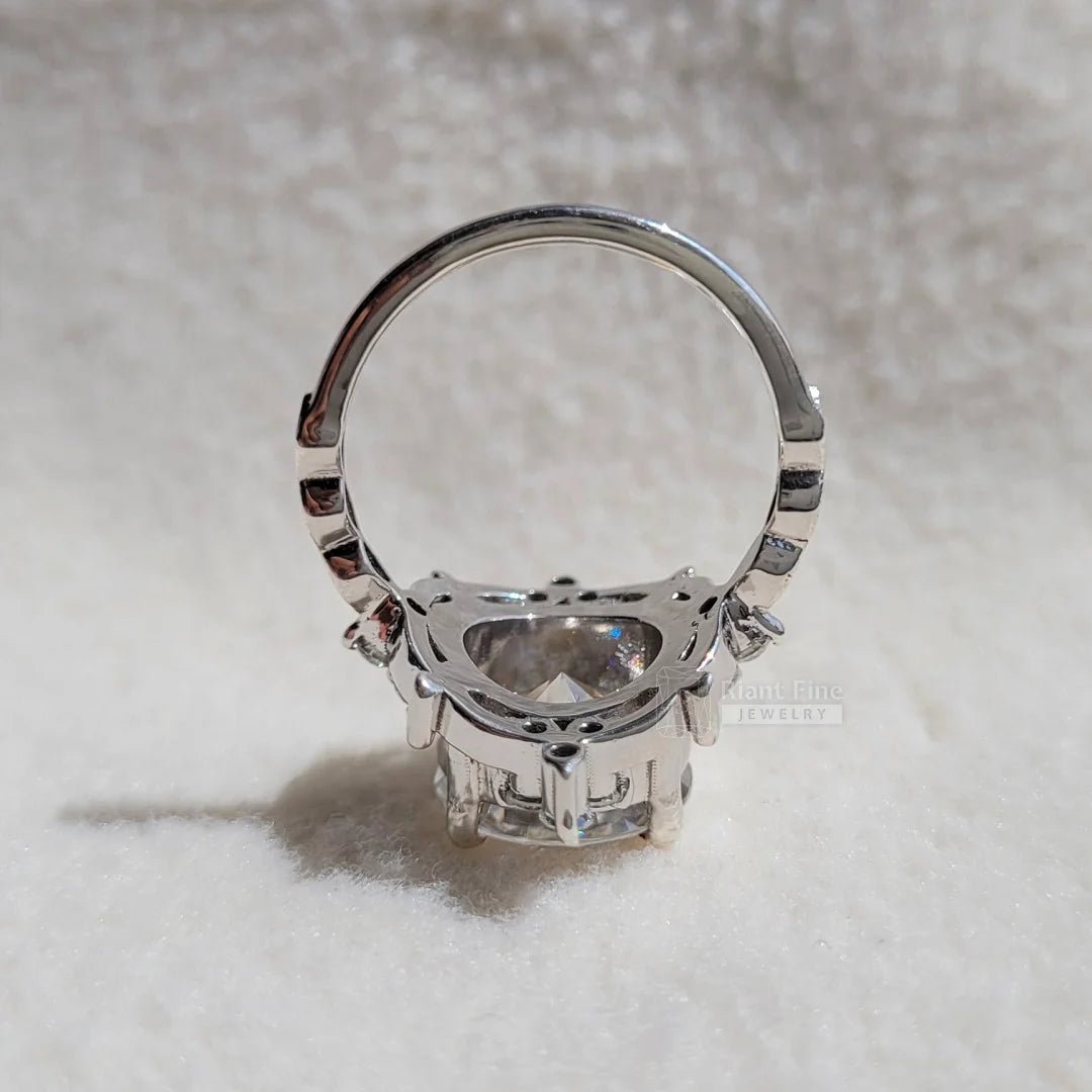 Art Deco Round Moissanite Diamond Engagement Ring - Riant Fine Jewelry LLC
