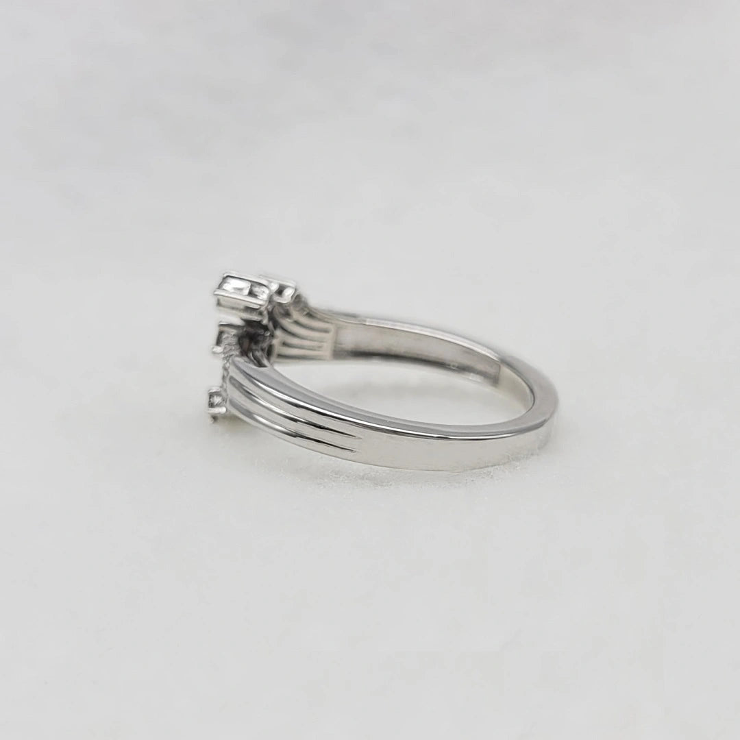 Modern Diamond Engagement Ring