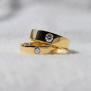 Classic Wedding Ring Set in 14K Gold | Riant Fine Jewelry