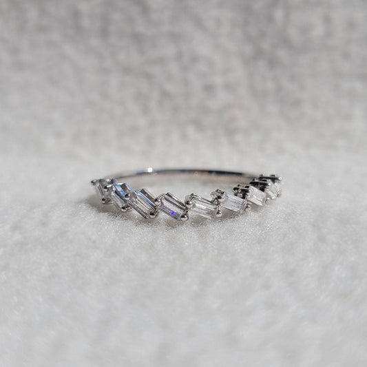 Cross Baguette Diamond Wedding Band In 18K Gold - Riant Fine Jewelry