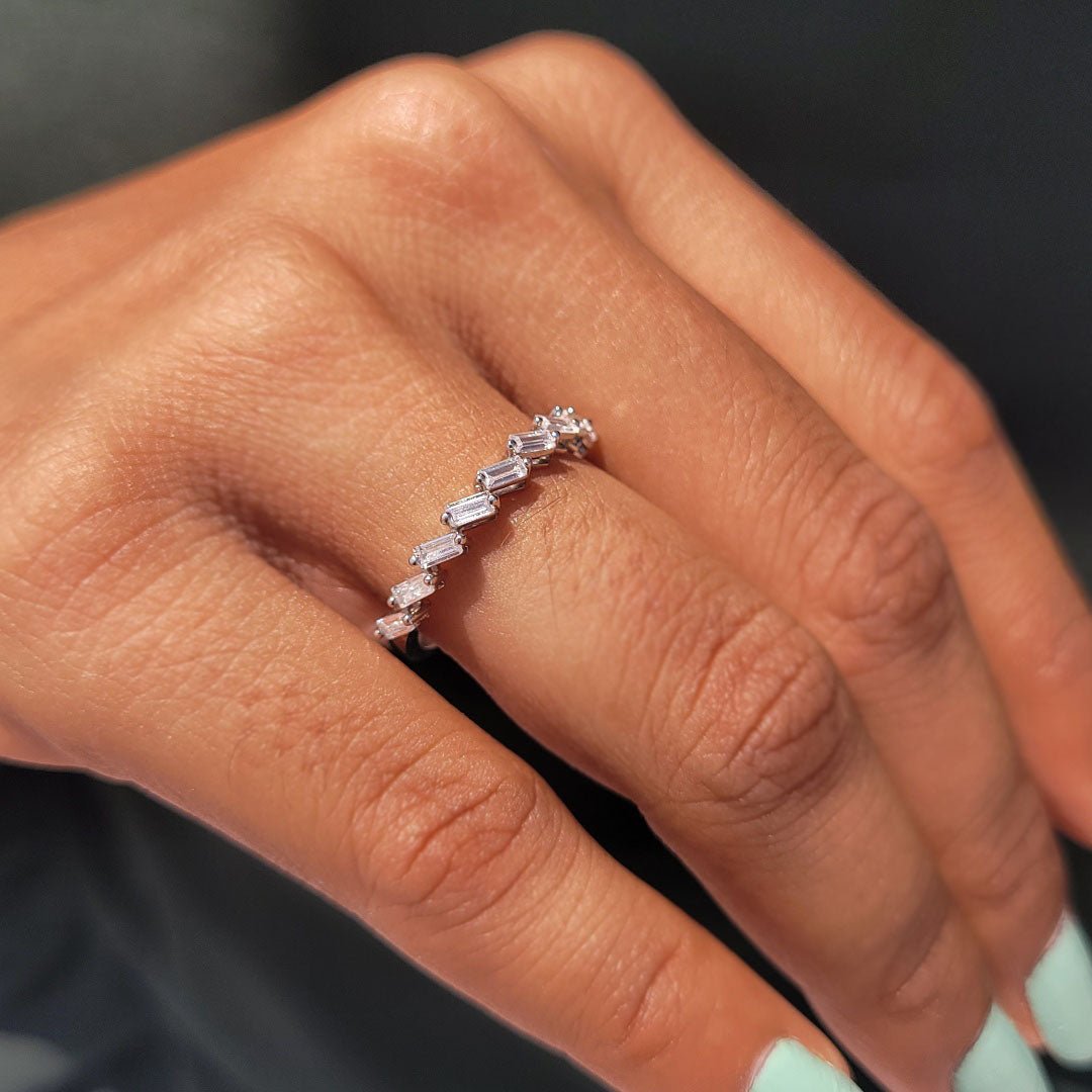 Cross Baguette Diamond Wedding Band In 18K Gold - Riant Fine Jewelry