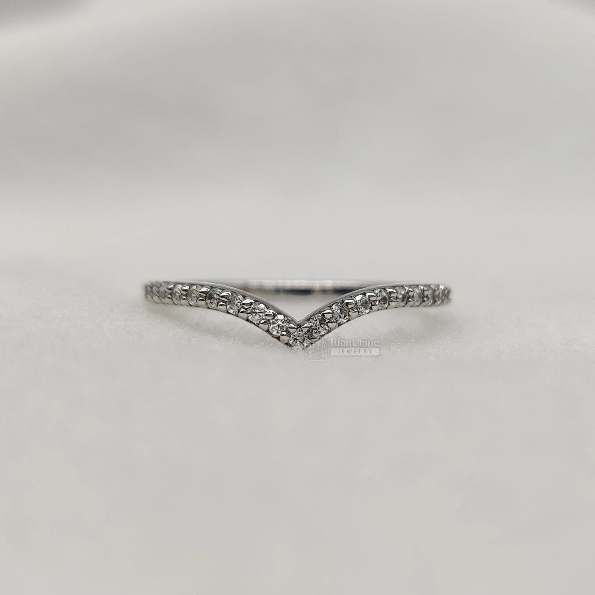 round lab grown diamond wedding bands