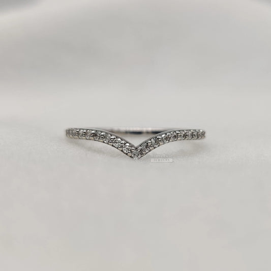 round lab grown diamond wedding bands