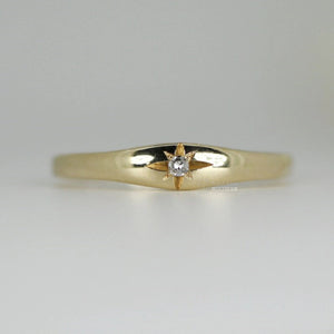 Dainty Round Diamond Starburst Ring in 14K Gold