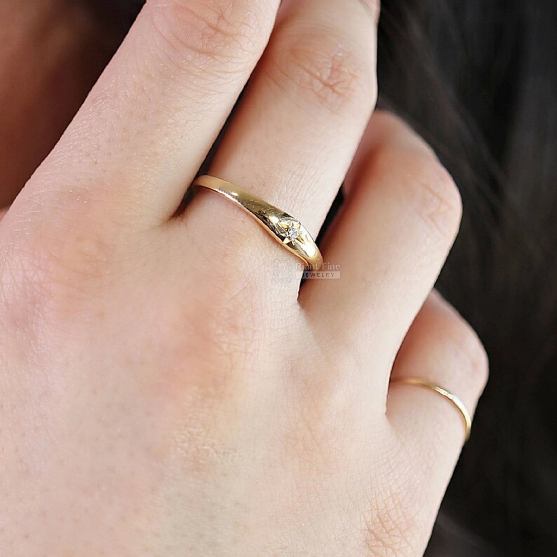 Dainty Round Diamond Starburst Ring in 14K Gold - Riant Fine Jewelry LLC
