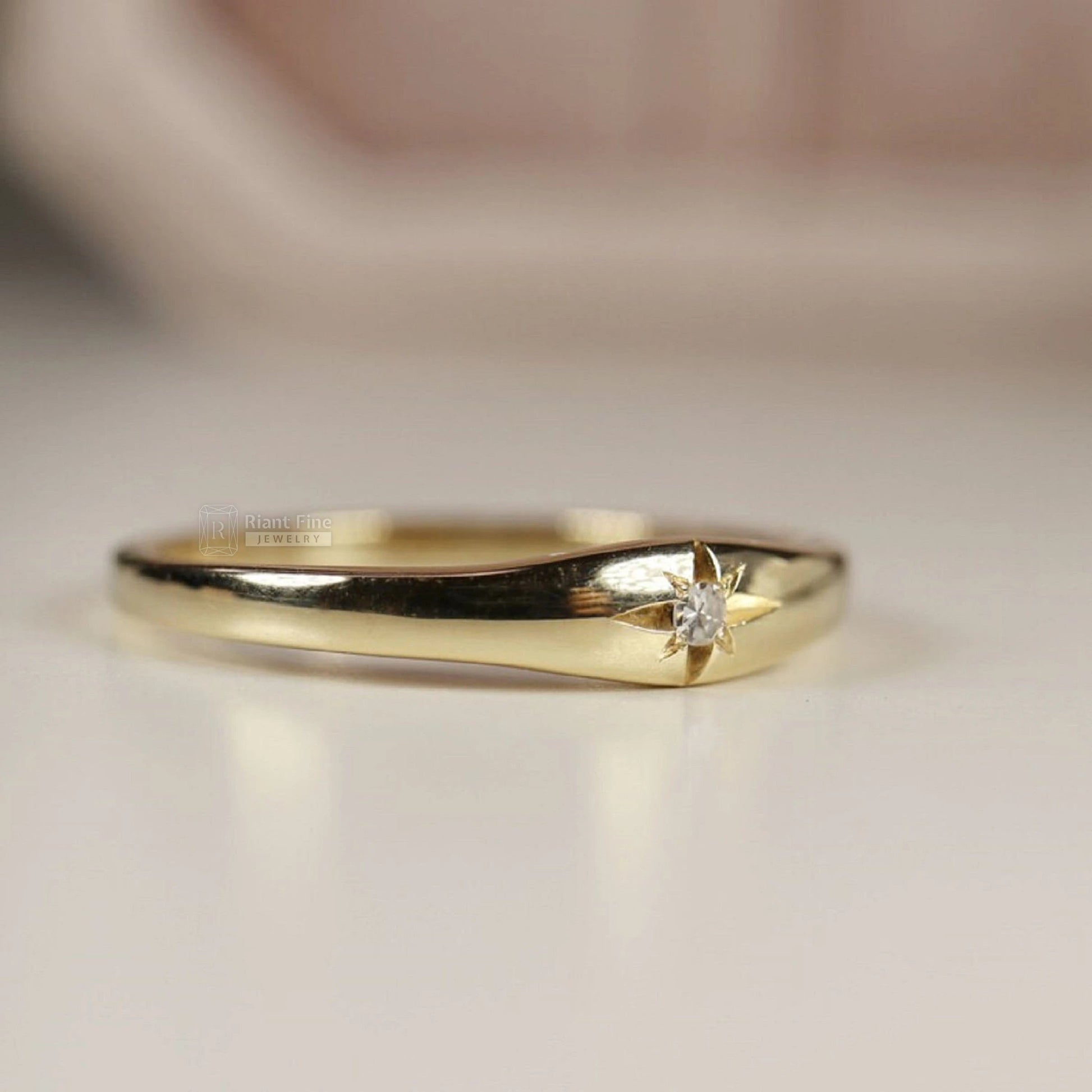 Dainty Round Diamond Starburst Ring in 14K Gold - Riant Fine Jewelry LLC